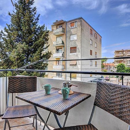 Lina Apartment Pula Luaran gambar