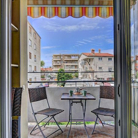 Lina Apartment Pula Luaran gambar