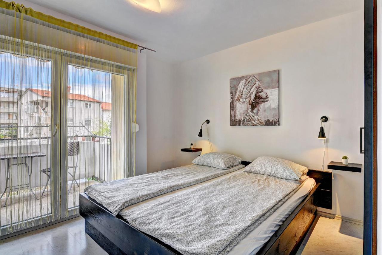 Lina Apartment Pula Luaran gambar